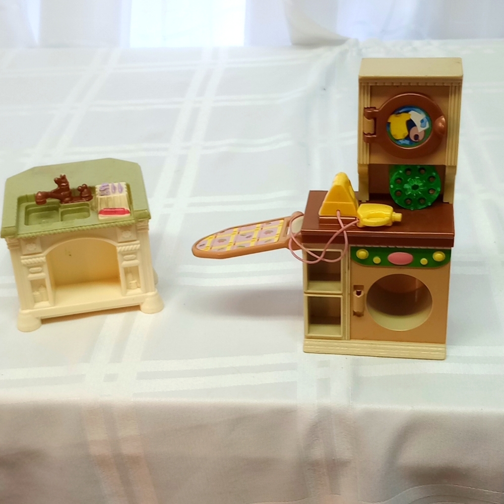 Fisher Price loving Family 2 piece set, washer has missing door,